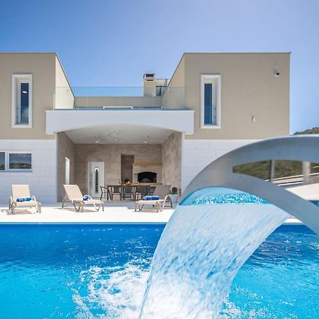 Villa Hileja Марина Экстерьер фото